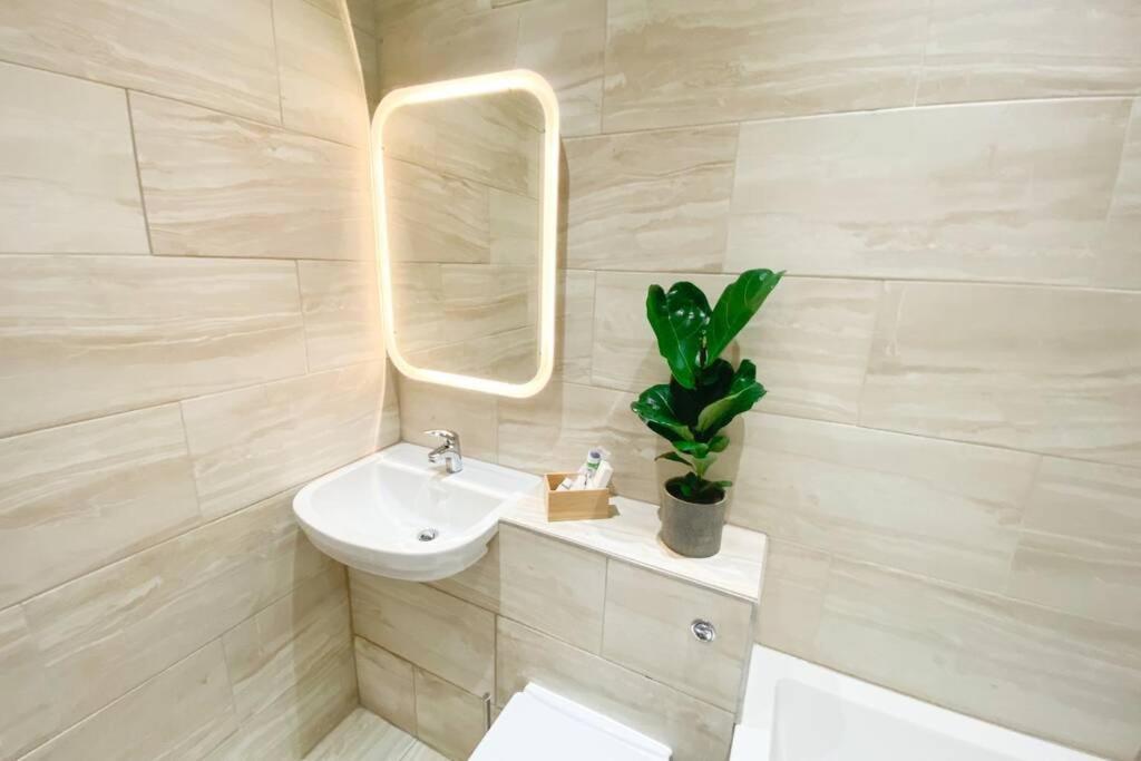 Апартаменты The Hideaway Фолькустоун Экстерьер фото